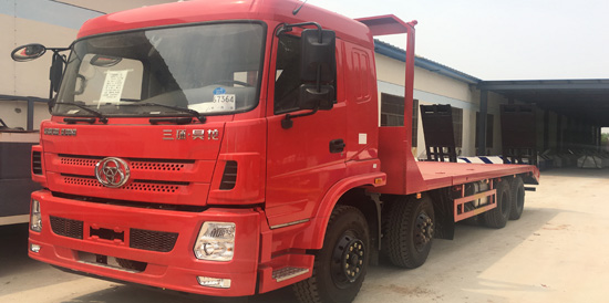 【國五】三環(huán)昊龍前四后八挖機(jī)平板車