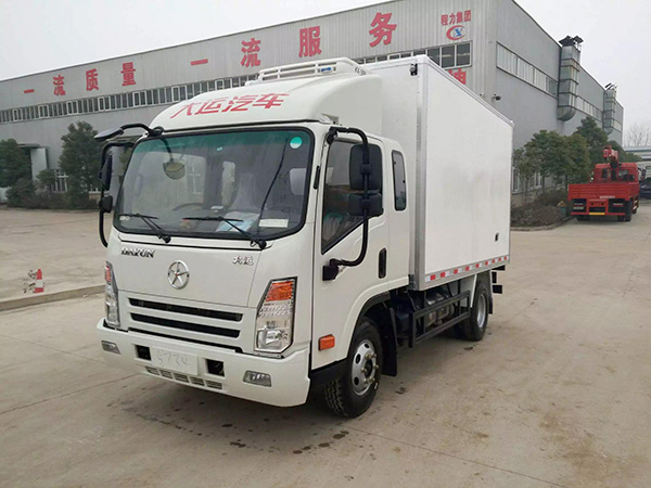 大運(yùn)排半3.75米貨廂冷藏車