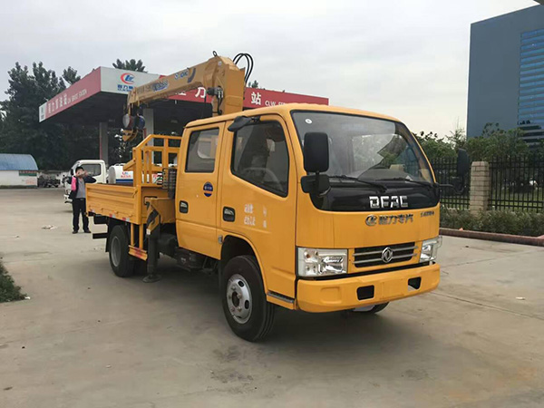 東風(fēng)雙排座2.5米隨車吊 東風(fēng)雙排座2.5米隨車吊