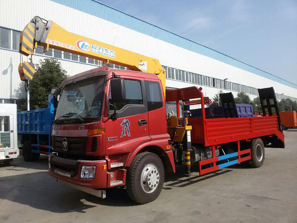 福田歐曼5.8米隨車吊 福田歐曼5.8米隨車吊