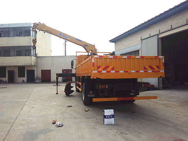 東風柳汽乘龍徐工6.3噸隨車吊 東風柳汽乘龍徐工6.3噸隨車吊