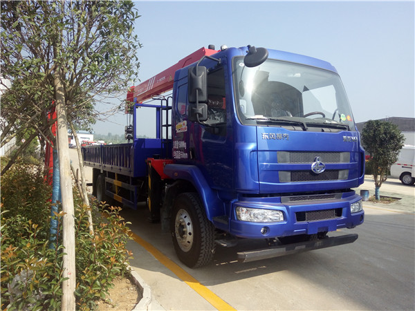 東風柳汽乘龍8噸隨車吊 東風柳汽乘龍8噸隨車吊