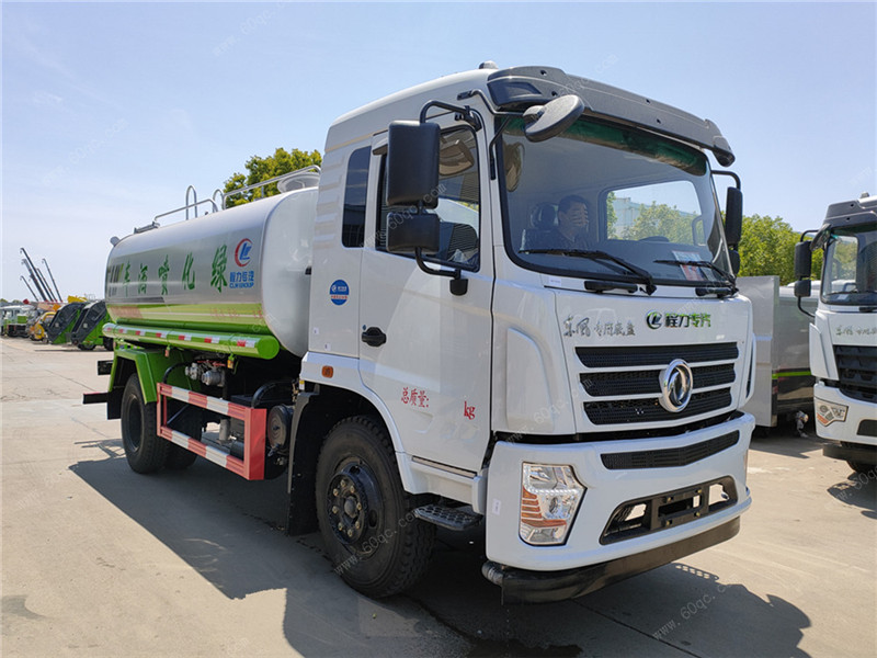 東風(fēng)D3S灑水車,在程力汽車訂購1臺(tái)東風(fēng)D3S灑水車