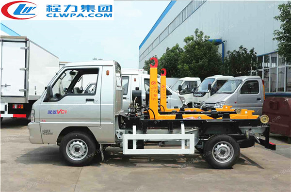 國(guó)五福田馭菱勾臂式垃圾車 國(guó)五福田馭菱勾臂式垃圾車