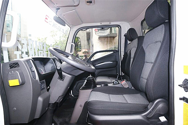 福田歐馬可藍(lán)牌國六冷藏車